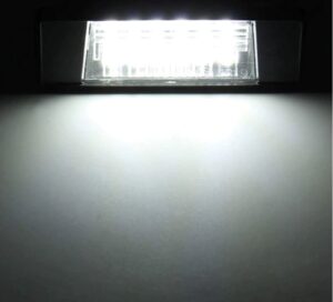 Nissan Kennzeichenleuchte - Image 5