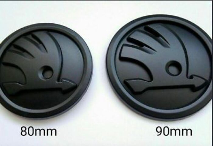 Emblem + Radmittenkappe - Skoda Emblem schwarz matt 90mm / 80